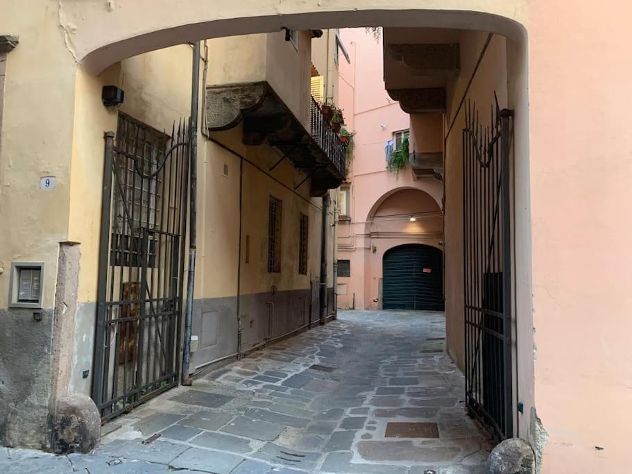 Appartement Loft Moderno Ubicato Nel Centro Storico Di Lucques Extérieur photo